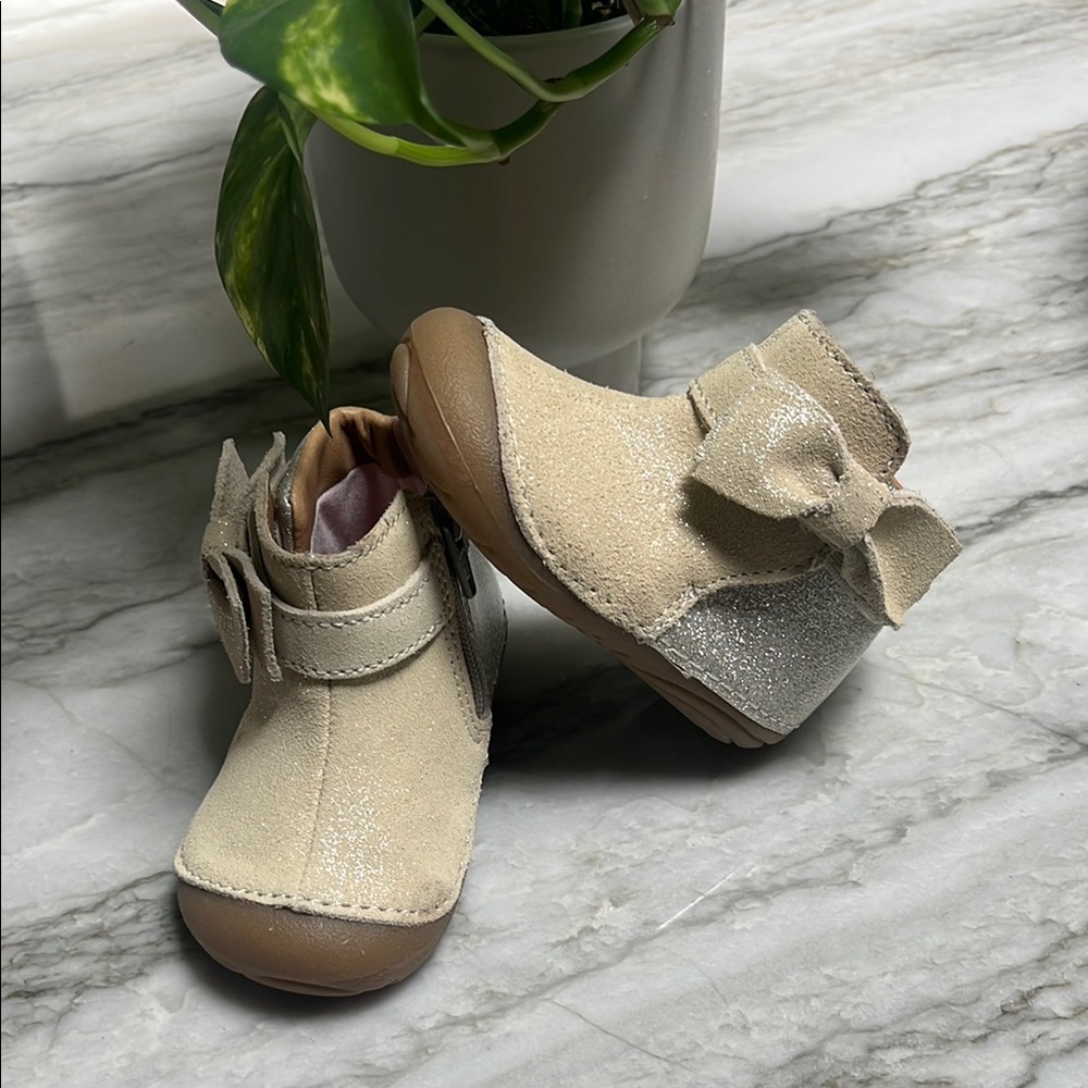 Stride rite toddler Glitter Bow beige Ankle boots